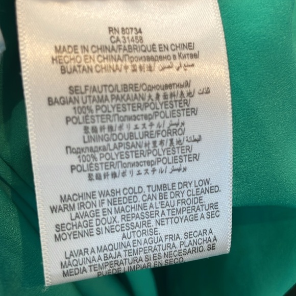 BCBG Green sleeveless blouse - Picture 4 of 4